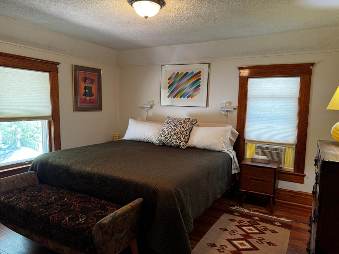 Bedroom 3, Burnt Toast Inn and Washington House, Washtenaw