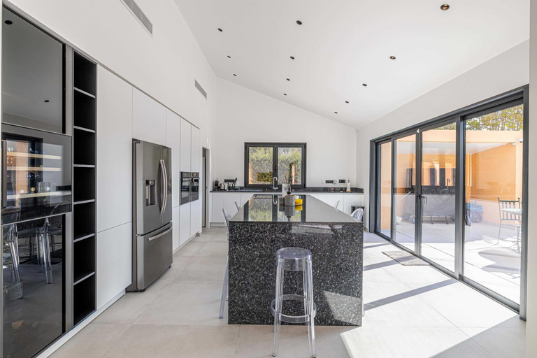 Others 5, Modern Villa with Heated Pool and Garden, Alpes-Maritimes