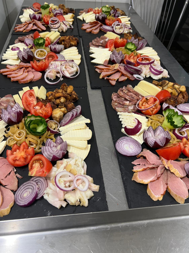 Food & Drinks 5, Domeniul Valea Lupilor, Fundata