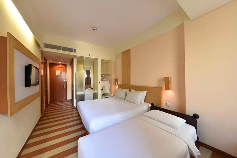 bedroom 13