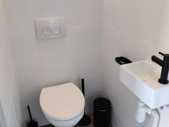 Bathroom 3, Bungalow near Breskens beach and lighthouse, Sluis