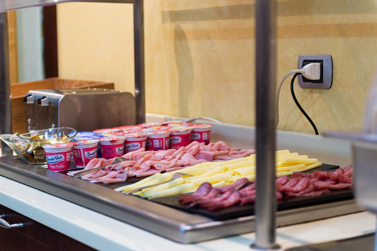 Food & Drinks 5, Hotel Tiffany Milan , Milano