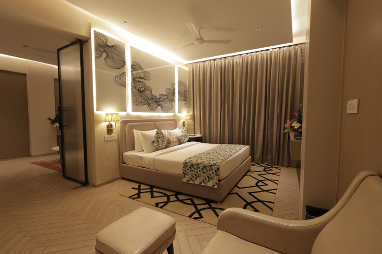 Bedroom 2, Chinmay Hotels and Resorts, Lucknow