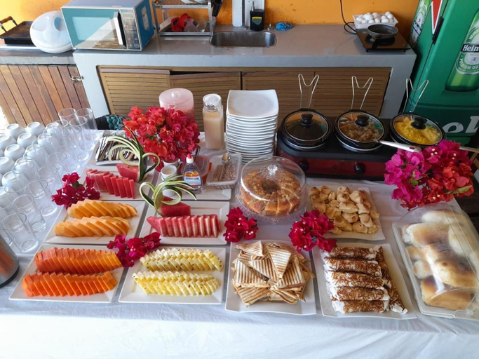 Food & Drinks 3, Vila Mistral, Touros