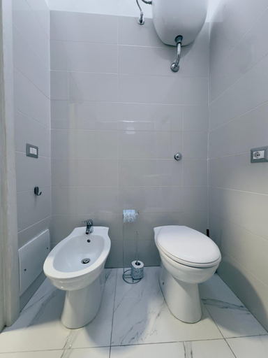 Bathroom 2, Stella Sirio, Napoli