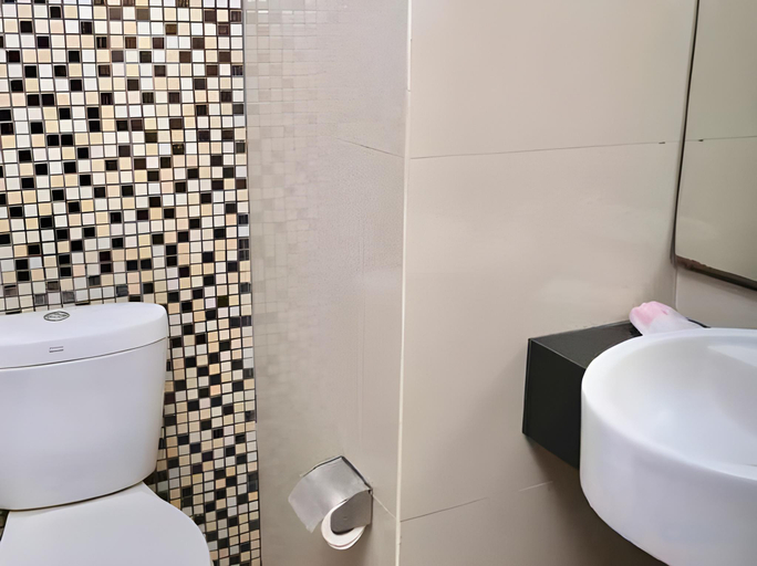 bathroom 11