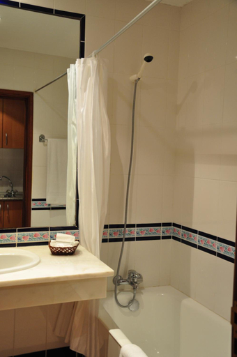Bathroom 4, Vila Marta, Funchal