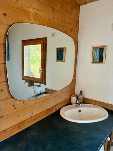 Bathroom 3, Les Chatcureuils, Alpes-de-Haute-Provence