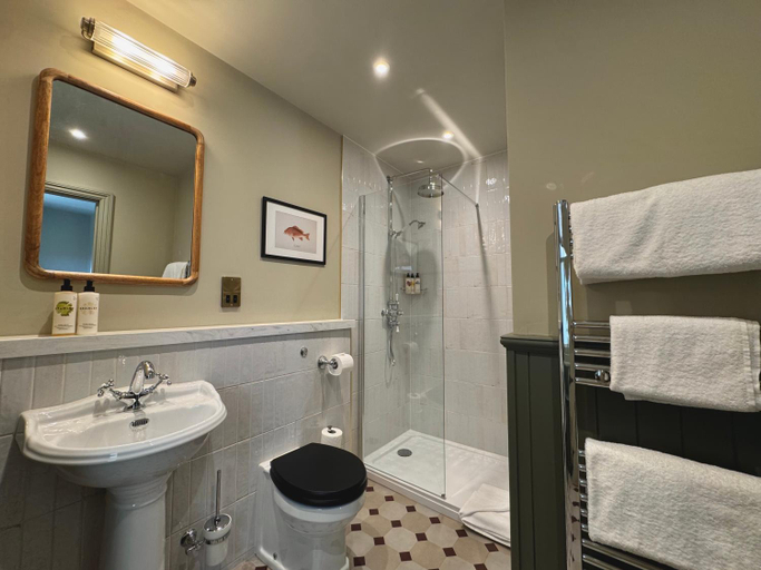 Bathroom 3, The Copley Arms, Cornwall