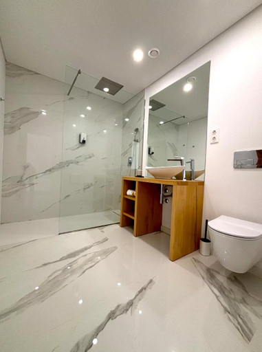 Bathroom 2, Pacos do Douro, Chambre privee avec piscine, Santa Maria da Feira