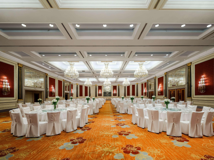 Conferences 5, Hotel Shanghai Hongqiao - Handwritten Collection, Shanghai