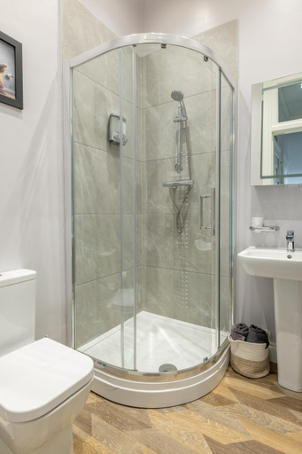 Bathroom 3, West Highland Apartments 'The Lomond', East Dunbartonshire