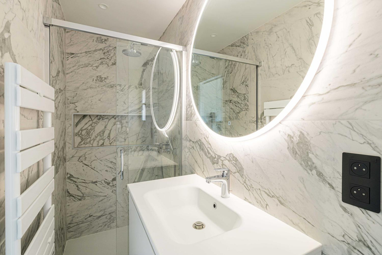 Bathroom 2, Modern Villa with Heated Pool and Garden, Alpes-Maritimes