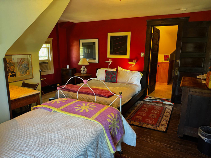 Bedroom 4, Burnt Toast Inn and Washington House, Washtenaw