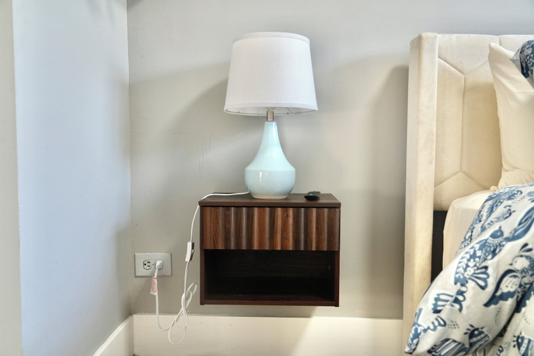 Room 1, Hollywood 3801, Broward