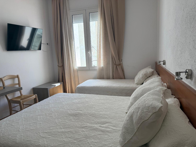 Bedroom 3, Vehi, Girona