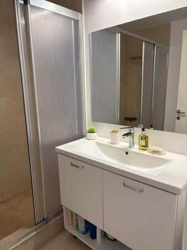 Bathroom 3, BLAXY Resort STEFI, 23 August