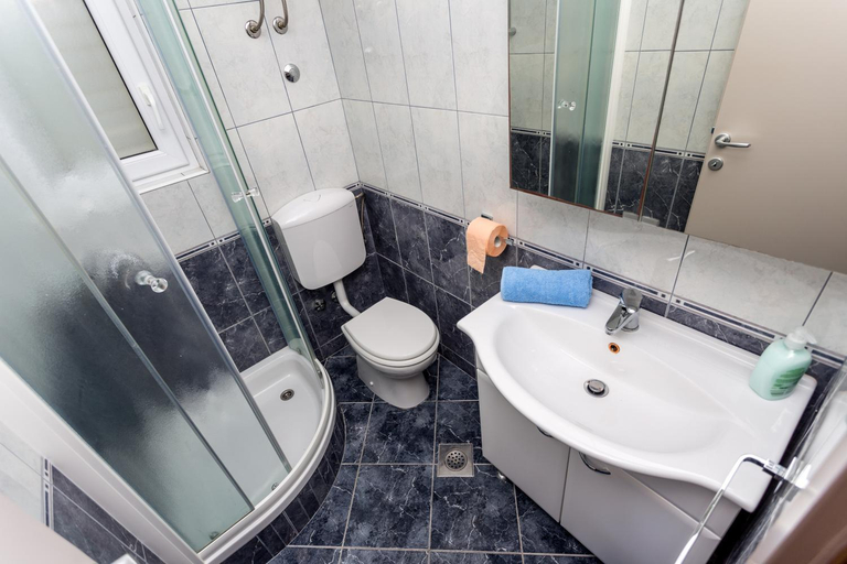 Bathroom 3, Apartments Iva Brstilo, Omiš