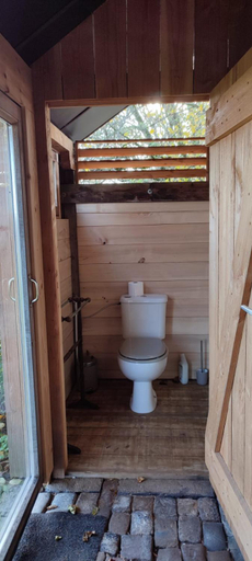 Bathroom 2, Les insolites de la Ferme de Froidefontaine, Namur