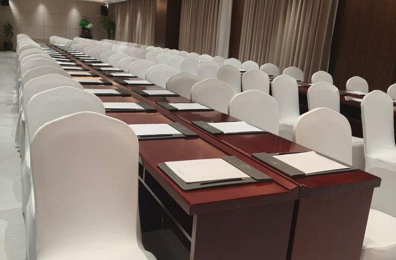 商务���心, Howard Johnson Great Eagle Plaza Aksu, Aksu