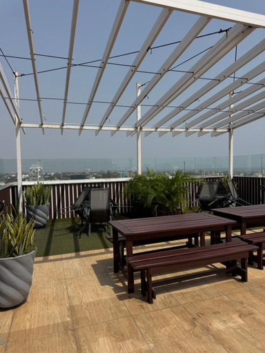 Others 5, The Denya at Ringway, Accra