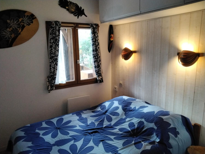 Bedroom 2, CHALET A NATURISTE Le TIKI, Gironde