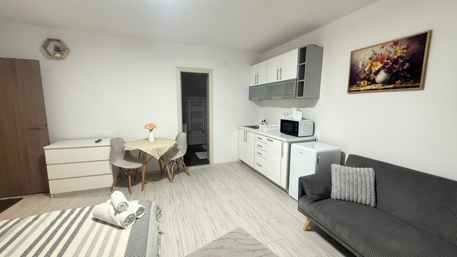 Others 3, Yvett House, Sfantu Gheorghe