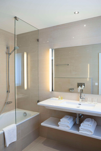Bathroom 4, The Harmonie Vienna, Wien