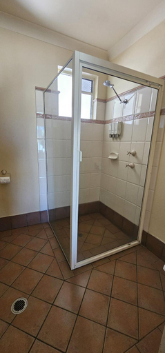Bathroom 4, Country Emerald Explorers Inn, Emerald