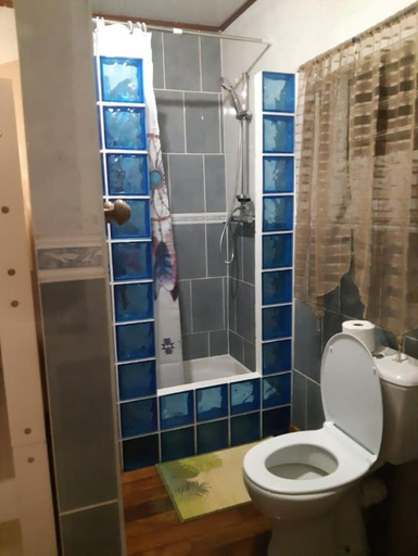 Bathroom, L'Etape du Bonheur, Cilaos