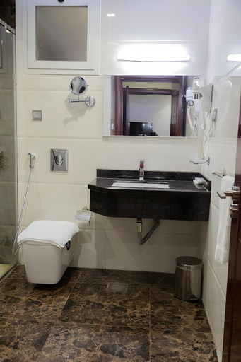 Bathroom 4, Carawan Hotel Jeddah, Vlaams Brabant