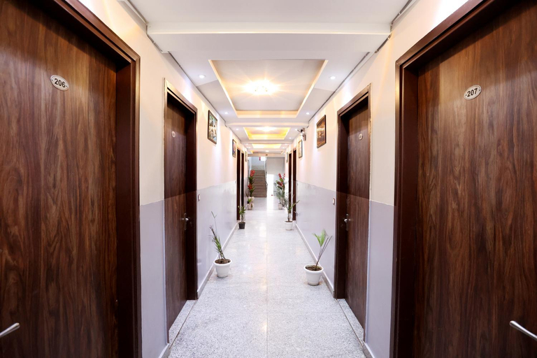 Public Area, Hotel Volga Deluxe, Delhi
