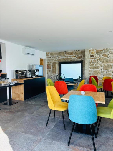 Food & Drinks 4, Pacos do Douro, Chambre privee avec piscine, Santa Maria da Feira