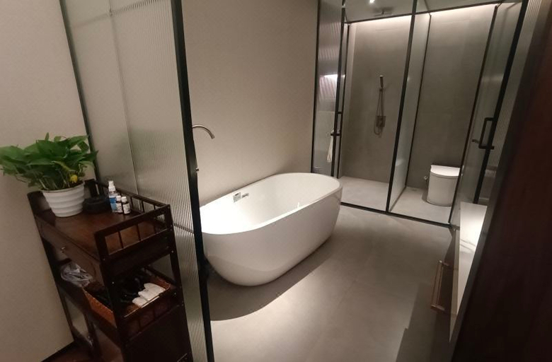 Bathroom, Howard Johnson by Wyndham Upark Business Club Chengdu, Chengdu