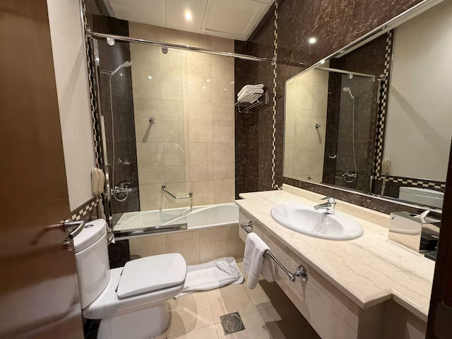 Bathroom 4, Sunday Signature Riyadh Formerly Qaser Al Hamra by Warwick, Riyadh