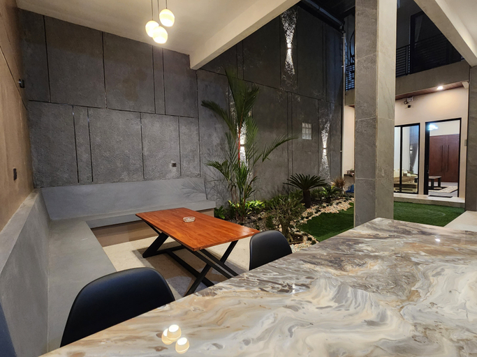 Others 5, PW Villas, Malang