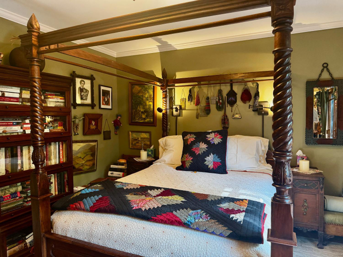 Bedroom 2, Burnt Toast Inn and Washington House, Washtenaw
