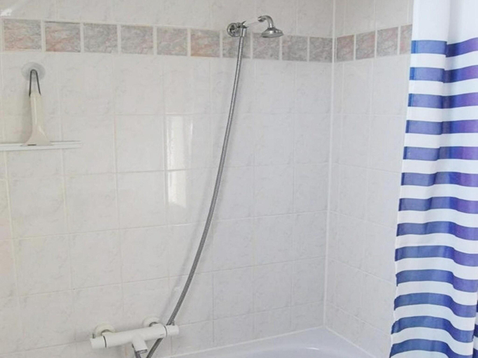 Bathroom 4, Holiday Home near Beach in Strandpark, Sluis