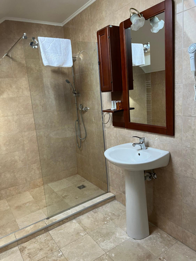 Bathroom 3, Domeniul Valea Lupilor, Fundata