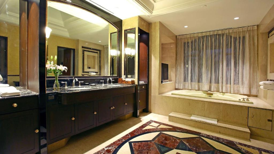 Bathroom 4, EROS HOTEL NEW DELHI by IHG, Delhi