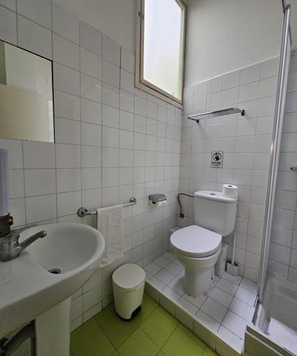 Bathroom 5, Central and Basic  Universitat, Barcelona