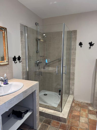 Bathroom 3, Le Bouquet de Seguret, Vaucluse
