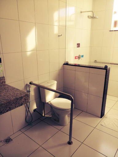 Bathroom 5, Augustos Hotel, Santo Antônio de Jesus