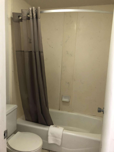 Bathroom 4, Motel 6 Daytona Beach, FL - Speedway, Volusia