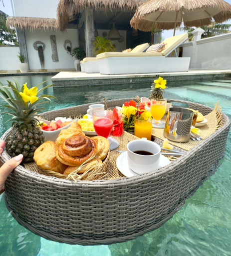 Food & Drinks