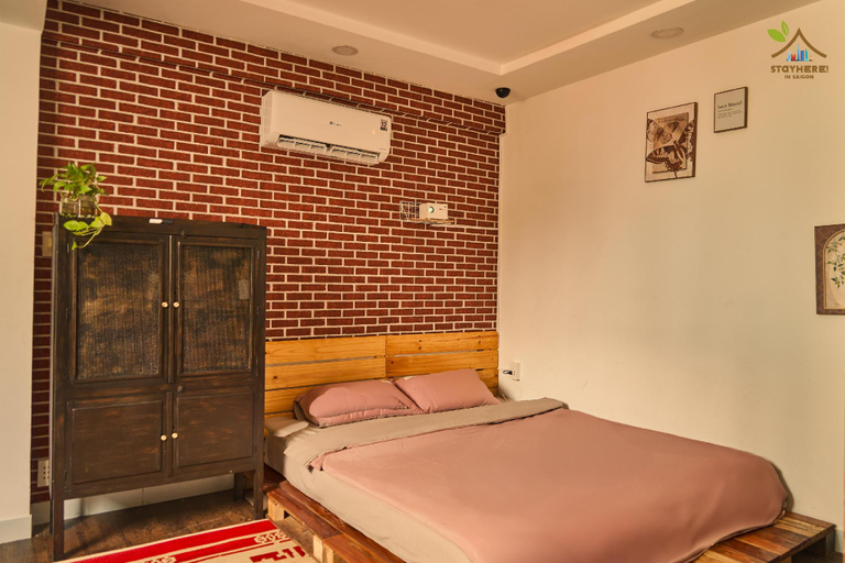 Bedroom 2, Stay Here, District 1