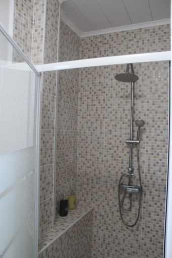 Bathroom 3, Campo Dias, Silves