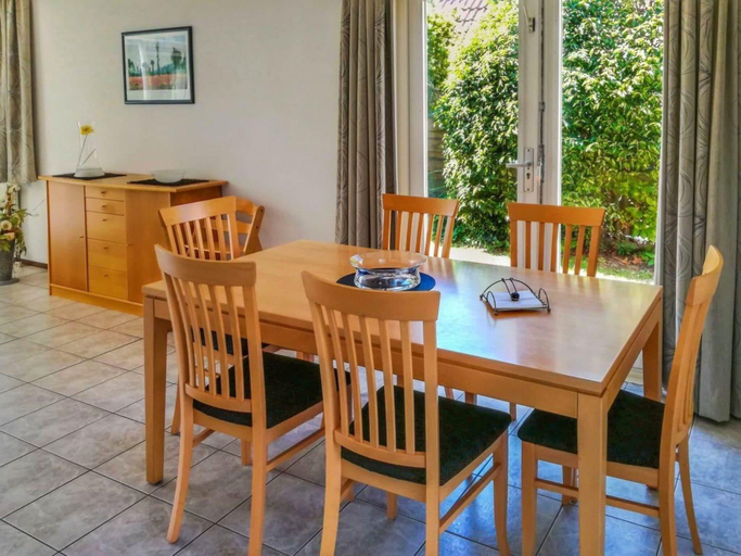 Others 3, Bungalow in Breskens near Waterfront Beach, Sluis
