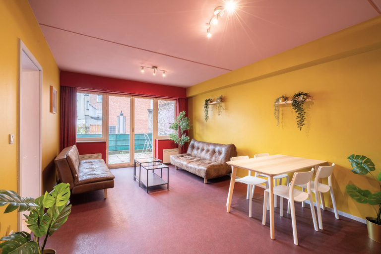 Others 5, Cosy Antwerp apartment stay, Antwerpen