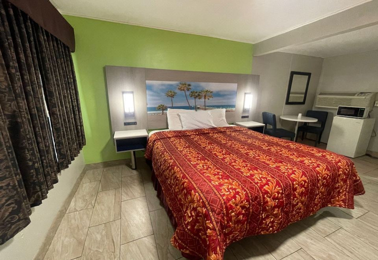 Bedroom 2, Black Horse Motel, San Bernardino